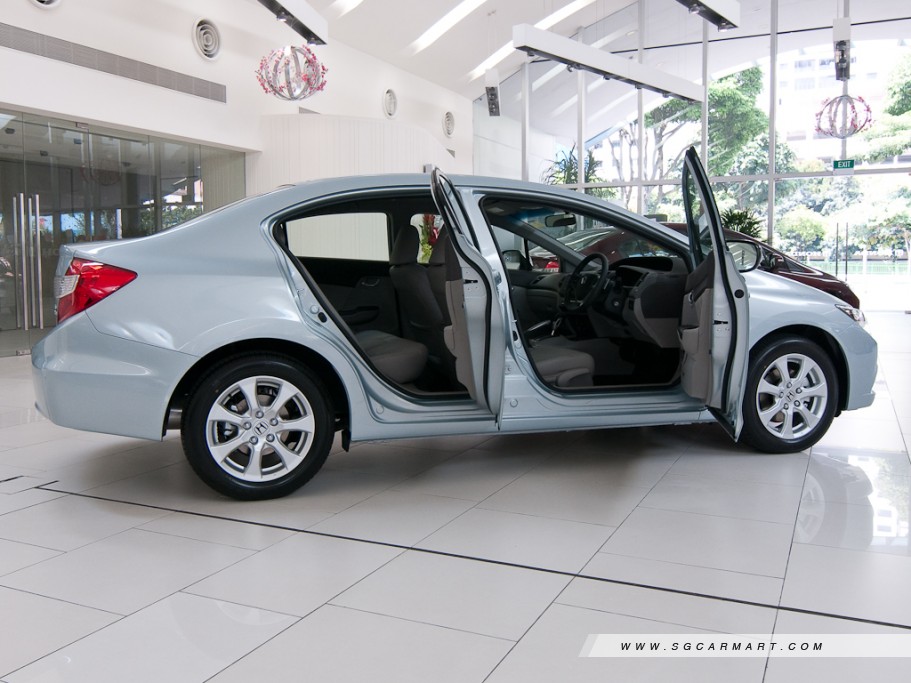 https://i.i-sgcm.com/new_cars/cars/11105/11105_g15