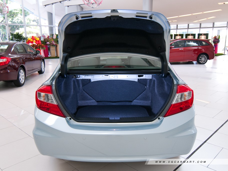 https://i.i-sgcm.com/new_cars/cars/11105/11105_g18