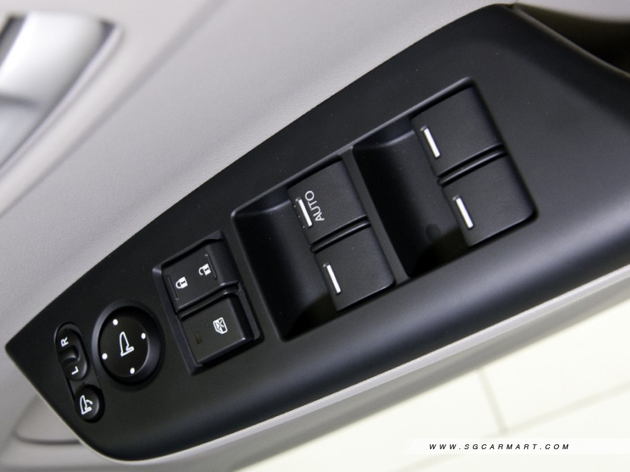 https://i.i-sgcm.com/new_cars/cars/11105/11105_g29
