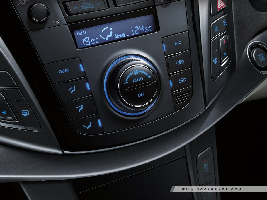 https://i.i-sgcm.com/new_cars/cars/11106/11106_g44