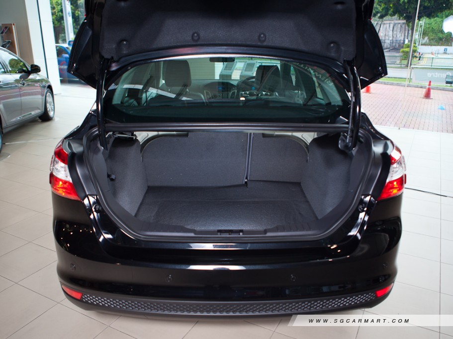 https://i.i-sgcm.com/new_cars/cars/11114/11114_g64
