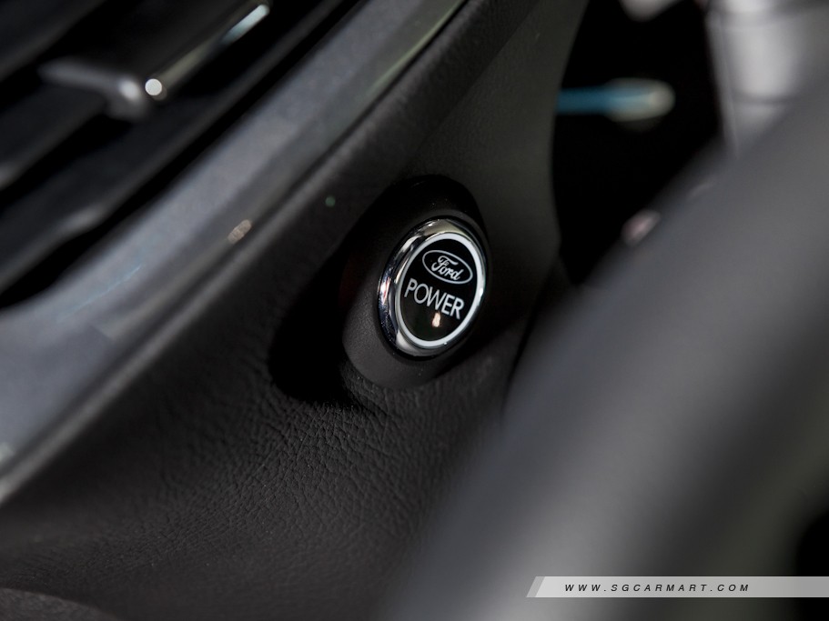 https://i.i-sgcm.com/new_cars/cars/11114/11114_g69