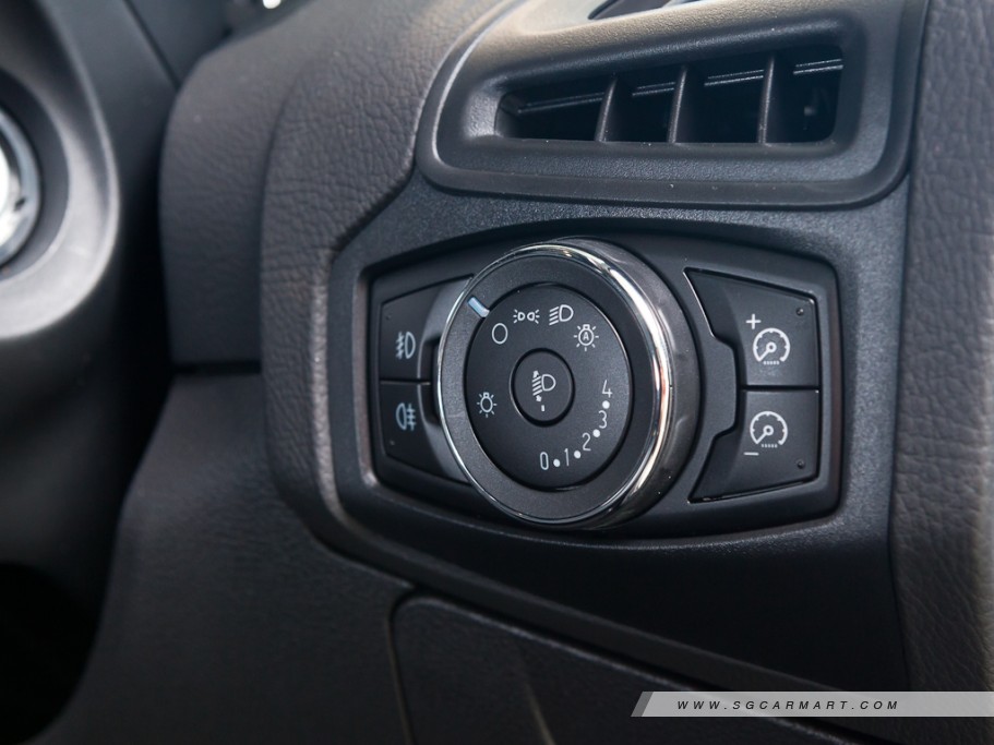 https://i.i-sgcm.com/new_cars/cars/11115/11115_g26