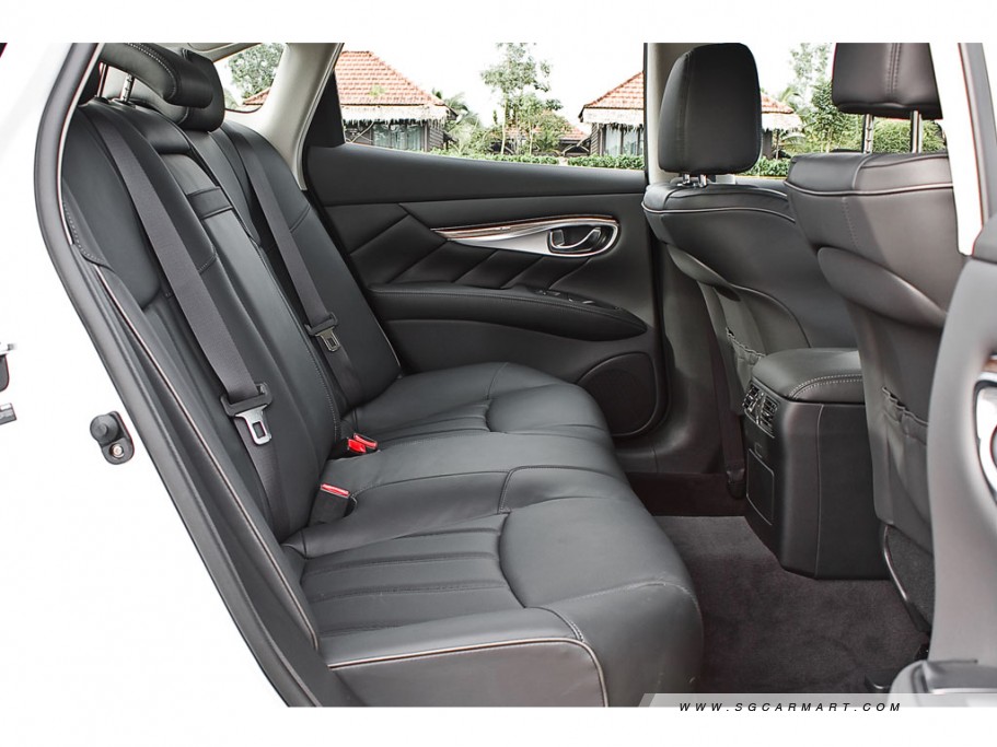 https://i.i-sgcm.com/new_cars/cars/11124/11124_g15