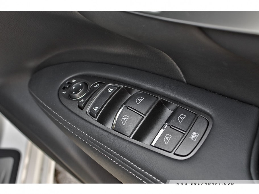 https://i.i-sgcm.com/new_cars/cars/11124/11124_g33