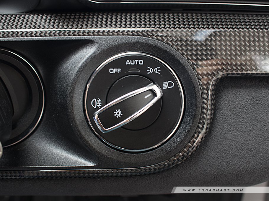 https://i.i-sgcm.com/new_cars/cars/11135/11135_g102