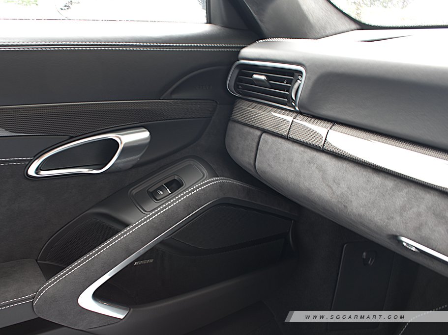 https://i.i-sgcm.com/new_cars/cars/11135/11135_g103