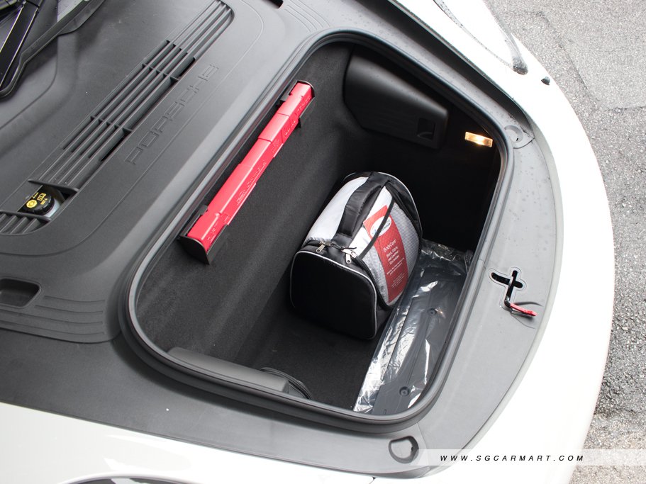 https://i.i-sgcm.com/new_cars/cars/11135/11135_g116