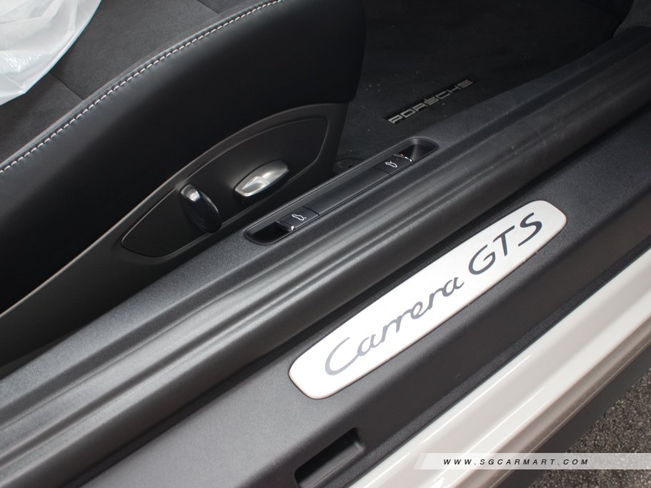 https://i.i-sgcm.com/new_cars/cars/11135/11135_g91
