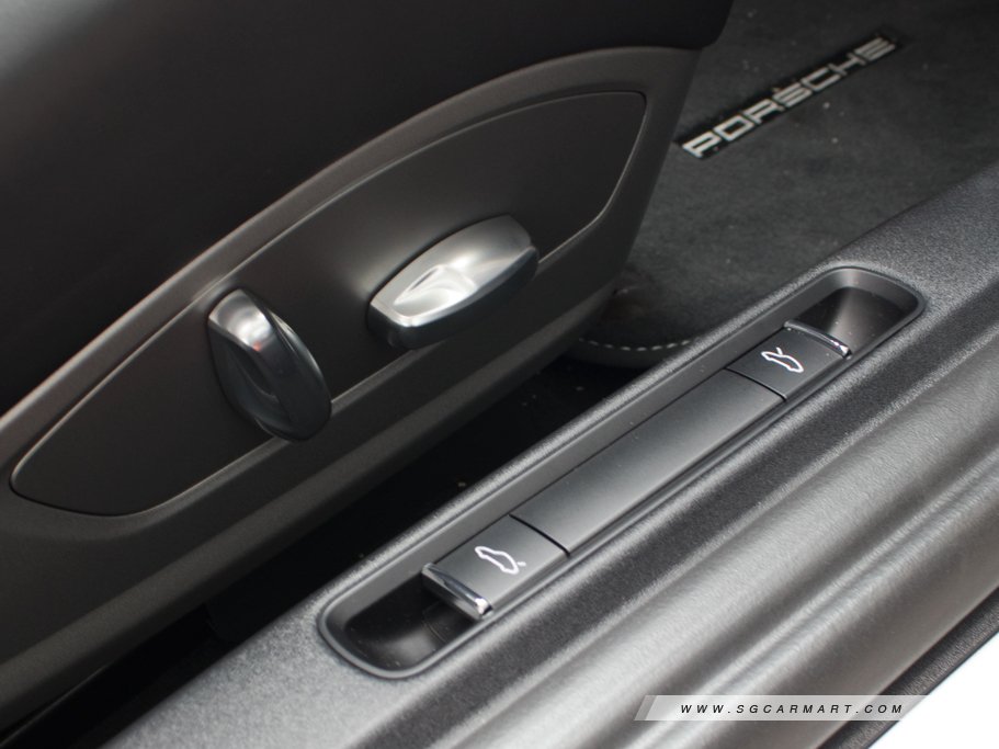 https://i.i-sgcm.com/new_cars/cars/11135/11135_g92