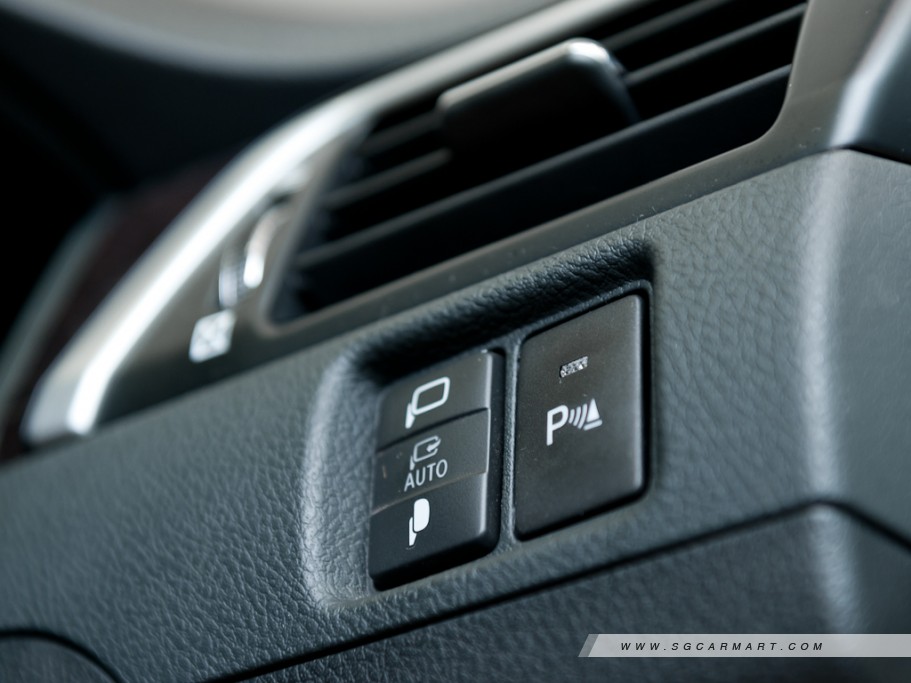 https://i.i-sgcm.com/new_cars/cars/11136/11136_g24