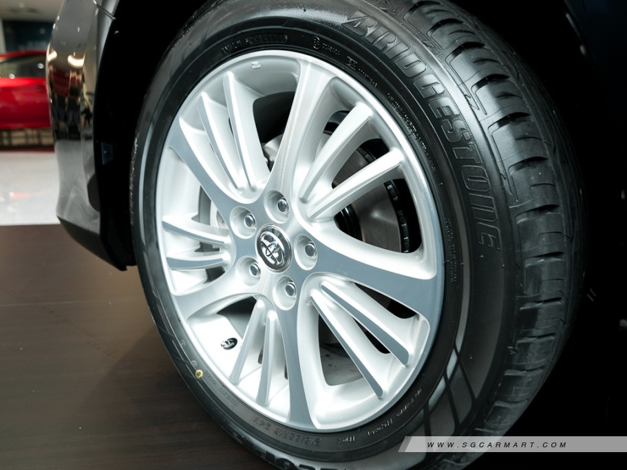 https://i.i-sgcm.com/new_cars/cars/11137/11137_g14