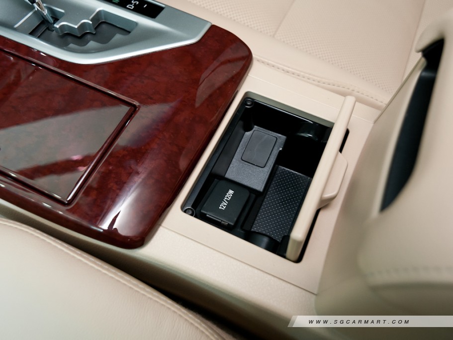 https://i.i-sgcm.com/new_cars/cars/11137/11137_g26