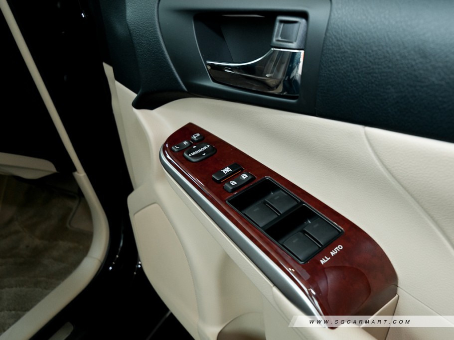 https://i.i-sgcm.com/new_cars/cars/11137/11137_g30