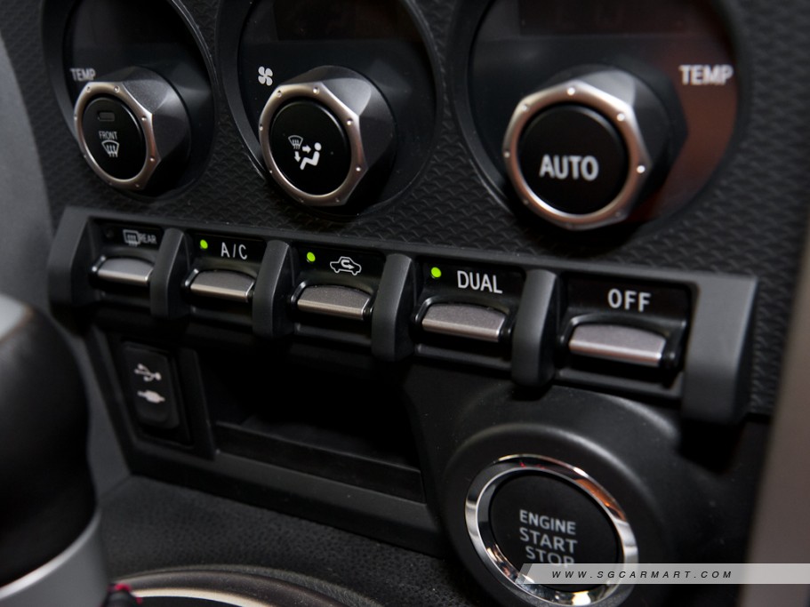 https://i.i-sgcm.com/new_cars/cars/11142/11142_g42