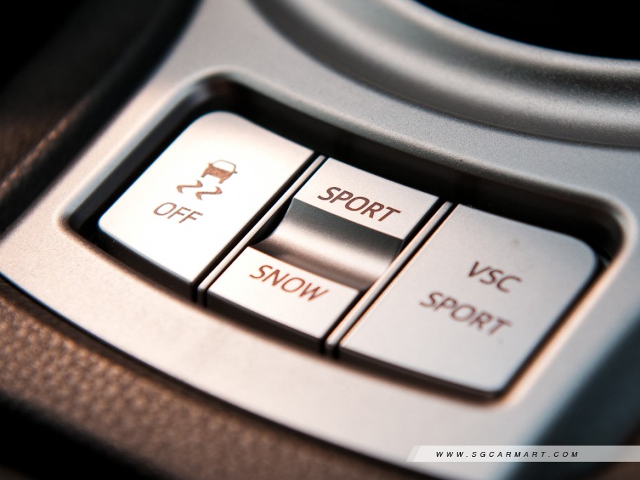 https://i.i-sgcm.com/new_cars/cars/11142/11142_g46