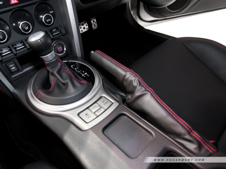 https://i.i-sgcm.com/new_cars/cars/11142/11142_g49