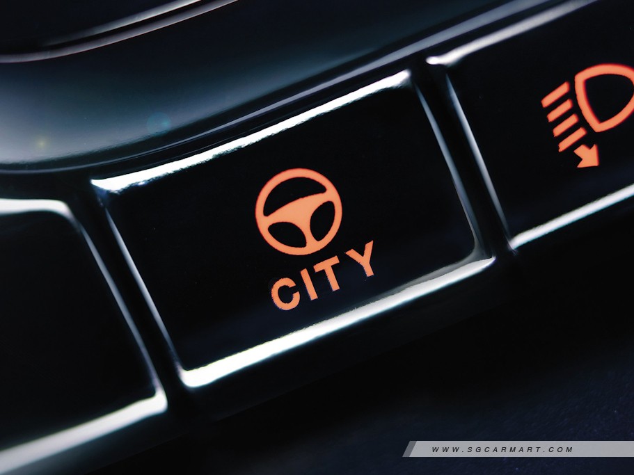 https://i.i-sgcm.com/new_cars/cars/11143/11143_g15