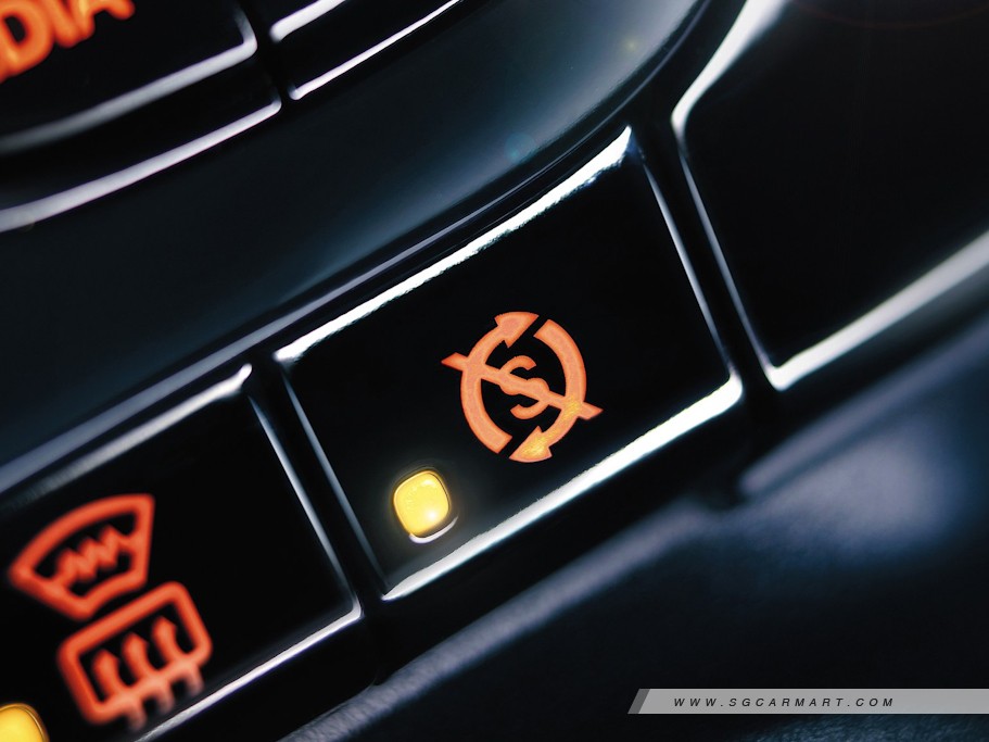 https://i.i-sgcm.com/new_cars/cars/11143/11143_g16