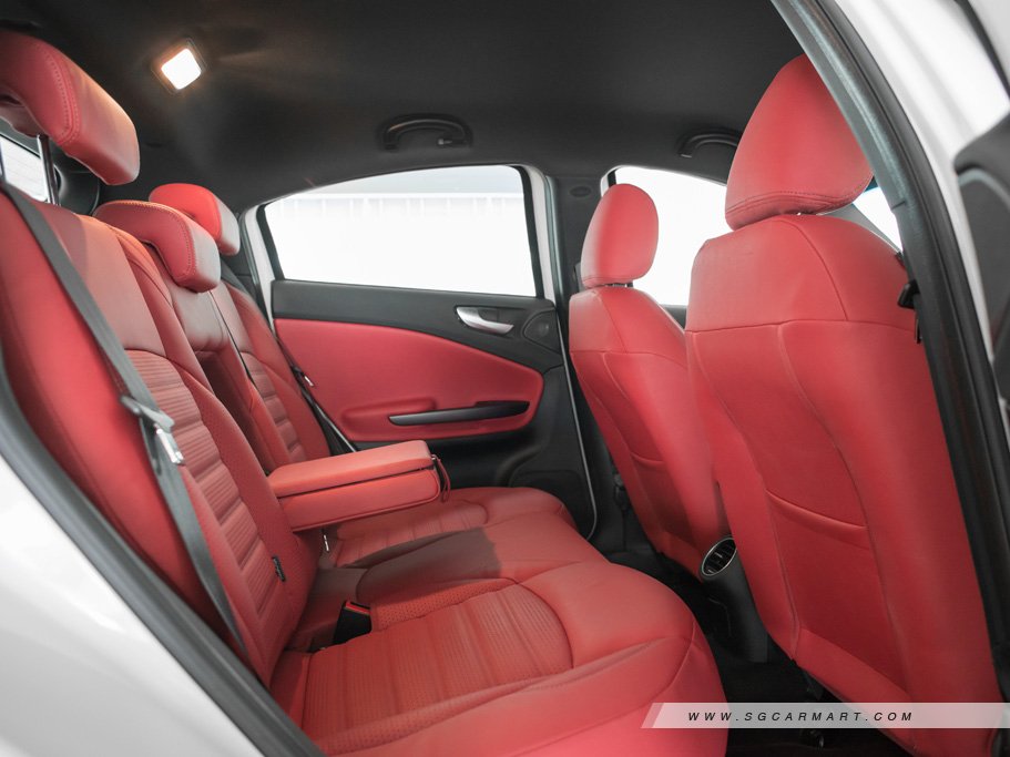 https://i.i-sgcm.com/new_cars/cars/11148/11148_g54