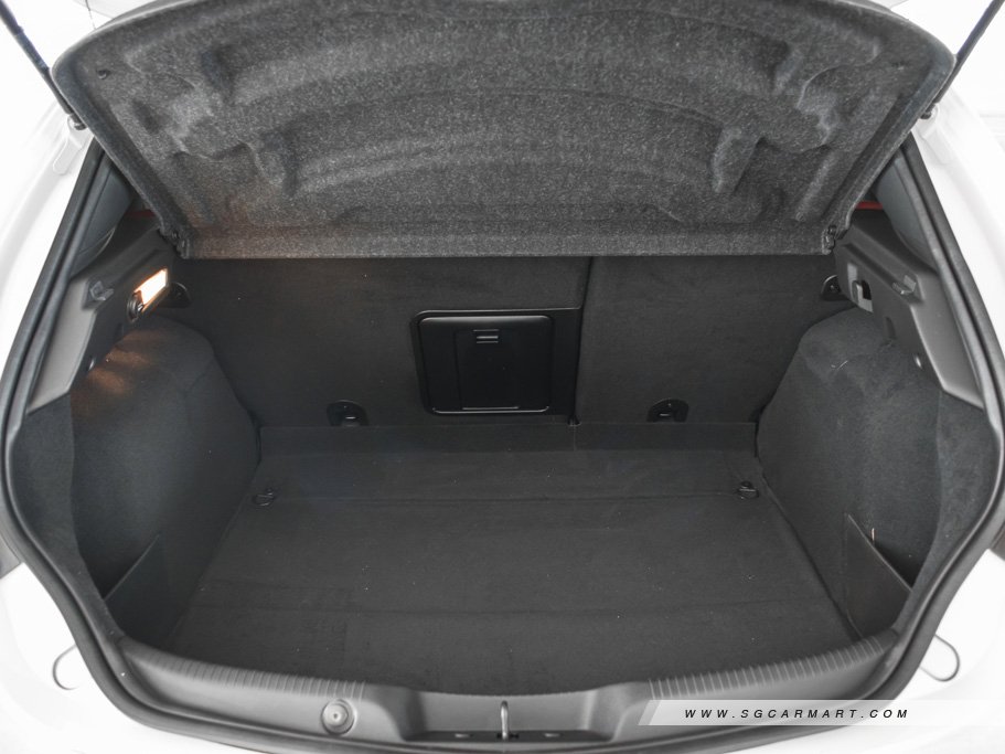 https://i.i-sgcm.com/new_cars/cars/11148/11148_g64