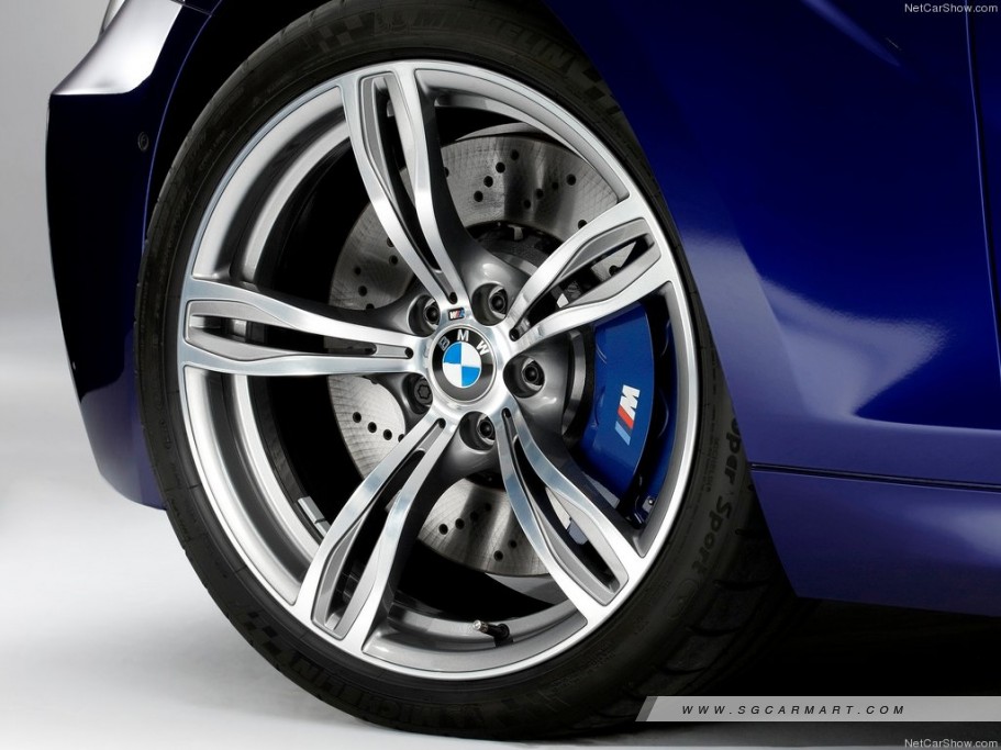 https://i.i-sgcm.com/new_cars/cars/11160/11160_g11