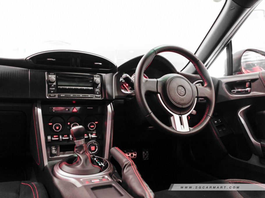 https://i.i-sgcm.com/new_cars/cars/11167/11167_g64