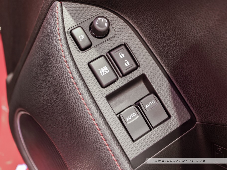https://i.i-sgcm.com/new_cars/cars/11167/11167_g76