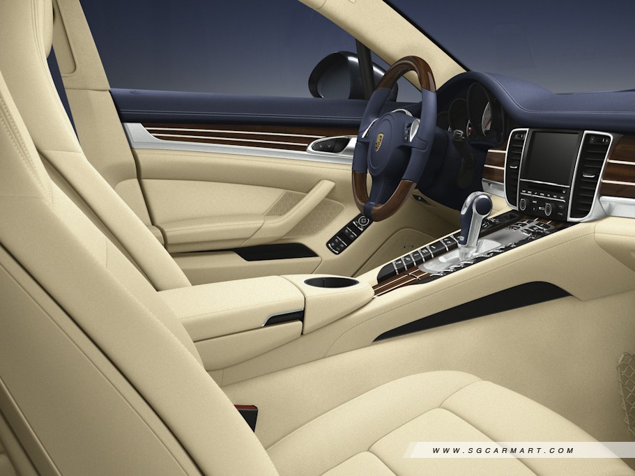 https://i.i-sgcm.com/new_cars/cars/11177/11177_g12