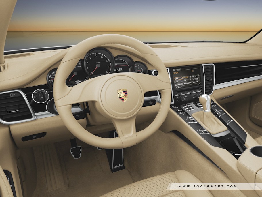 https://i.i-sgcm.com/new_cars/cars/11177/11177_g15