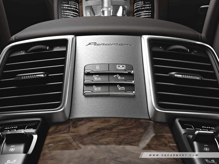 https://i.i-sgcm.com/new_cars/cars/11177/11177_g17