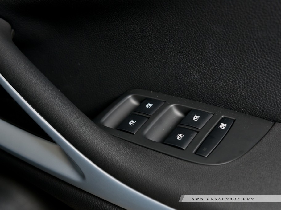 https://i.i-sgcm.com/new_cars/cars/11178/11178_g37