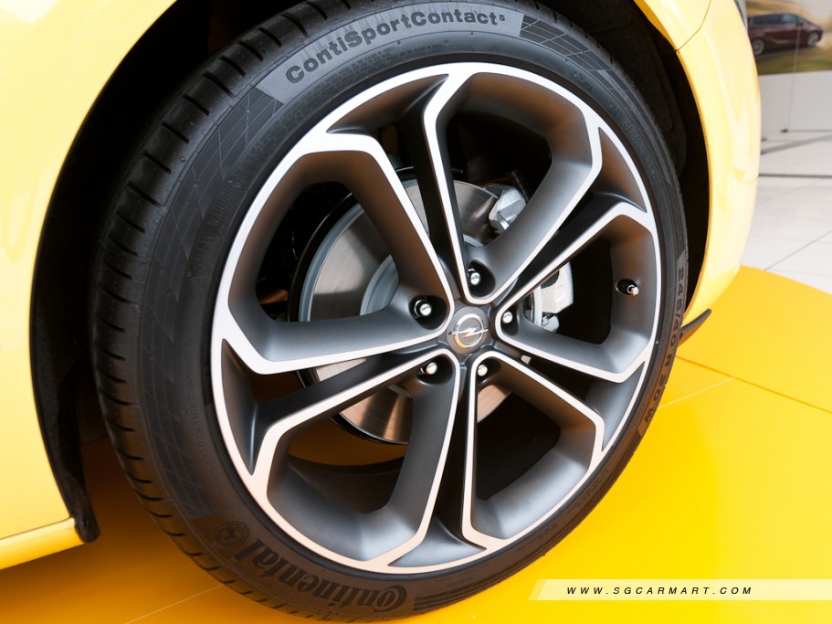 https://i.i-sgcm.com/new_cars/cars/11180/11180_g10