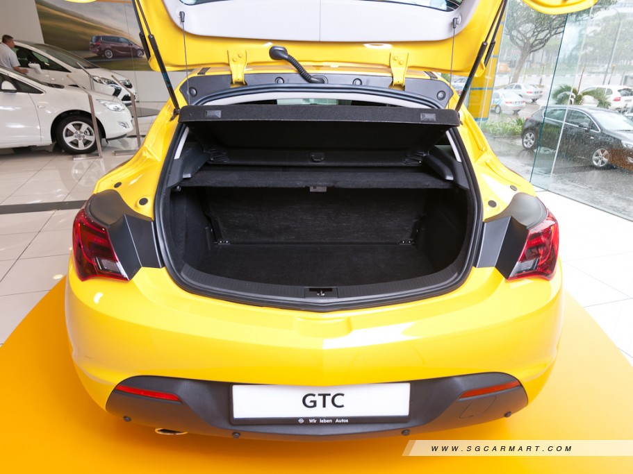 https://i.i-sgcm.com/new_cars/cars/11180/11180_g14