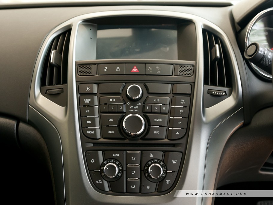 https://i.i-sgcm.com/new_cars/cars/11180/11180_g22