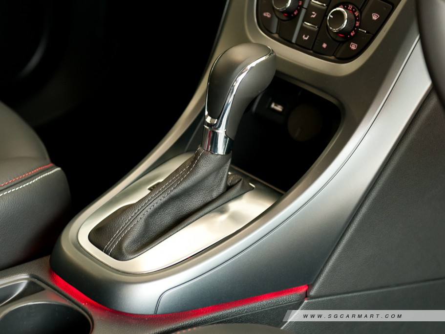 https://i.i-sgcm.com/new_cars/cars/11180/11180_g25