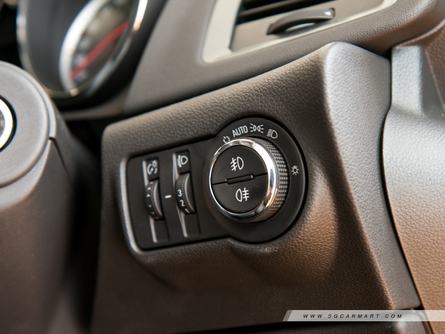 https://i.i-sgcm.com/new_cars/cars/11180/11180_g28