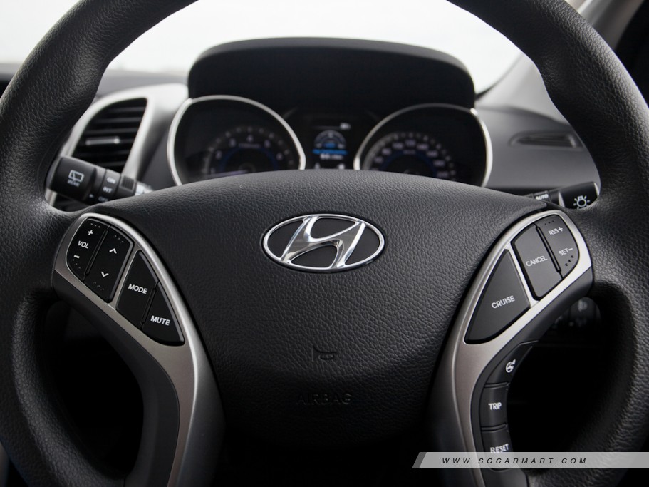 https://i.i-sgcm.com/new_cars/cars/11189/11189_g58