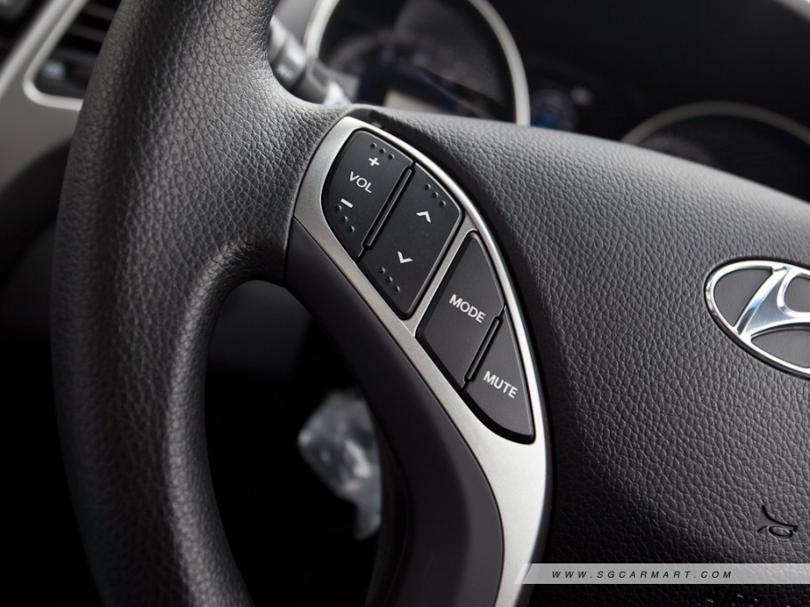 https://i.i-sgcm.com/new_cars/cars/11189/11189_g59
