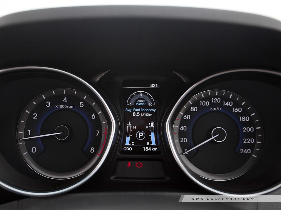 https://i.i-sgcm.com/new_cars/cars/11189/11189_g64