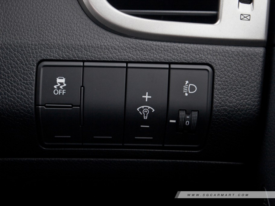 https://i.i-sgcm.com/new_cars/cars/11189/11189_g69