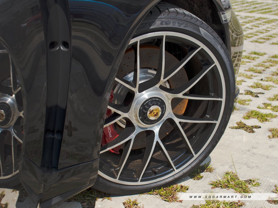https://i.i-sgcm.com/new_cars/cars/11190/11190_g12