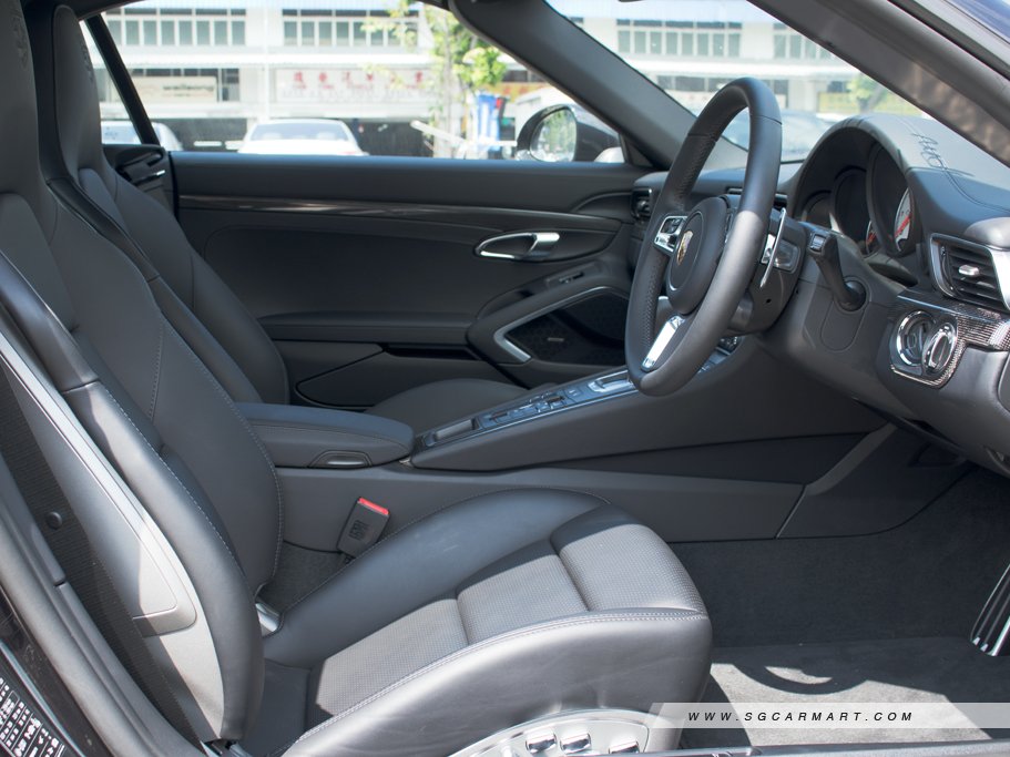 https://i.i-sgcm.com/new_cars/cars/11190/11190_g16