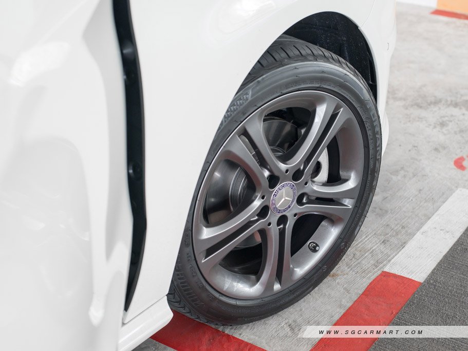 https://i.i-sgcm.com/new_cars/cars/11195/11195_g32