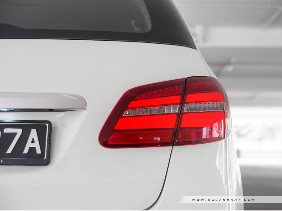 https://i.i-sgcm.com/new_cars/cars/11195/11195_g33