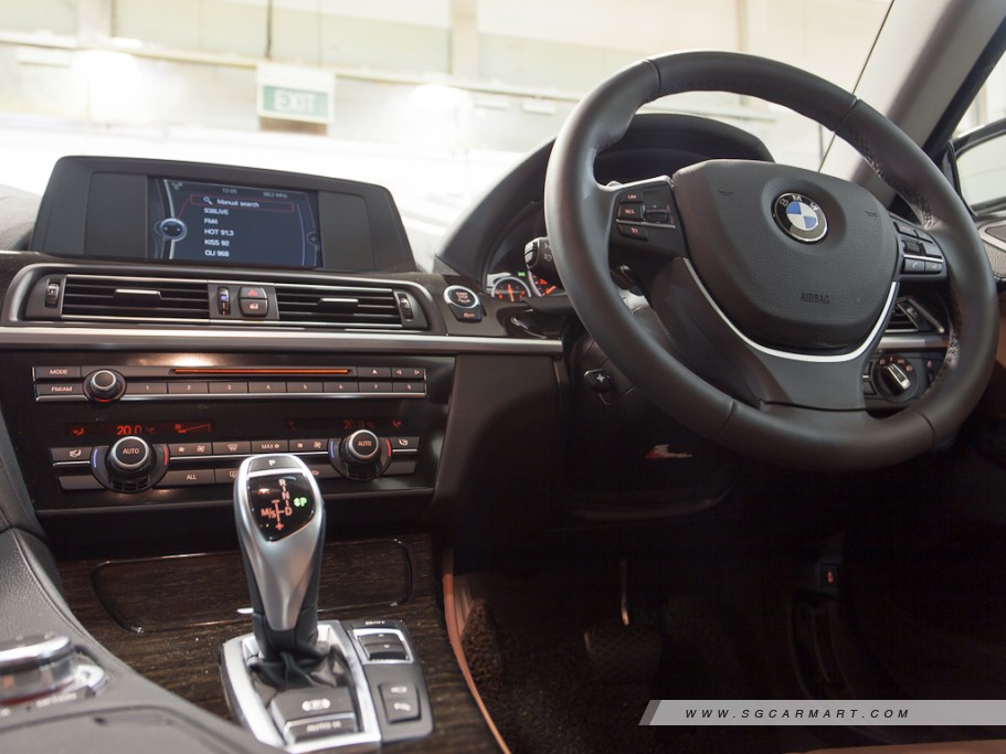 https://i.i-sgcm.com/new_cars/cars/11196/11196_g16