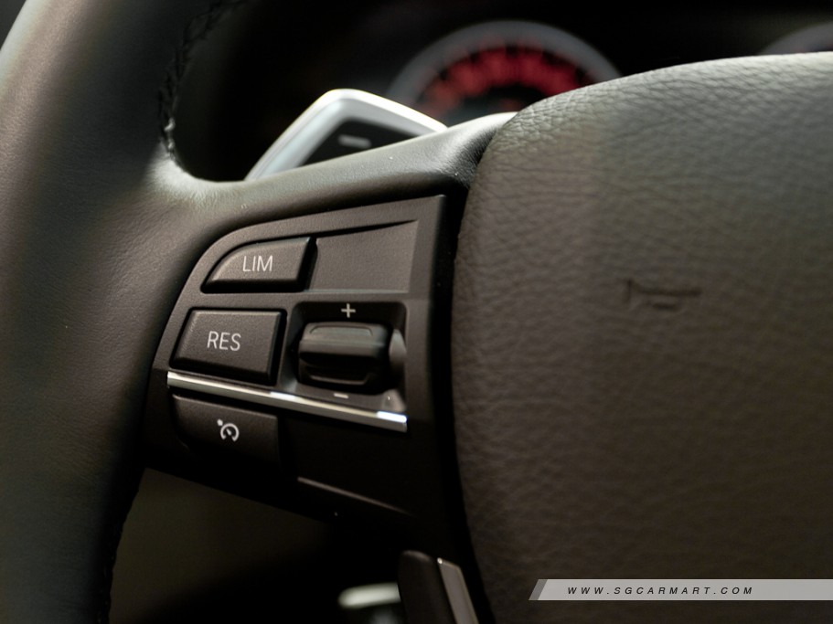 https://i.i-sgcm.com/new_cars/cars/11196/11196_g18
