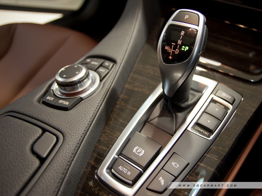 https://i.i-sgcm.com/new_cars/cars/11196/11196_g25