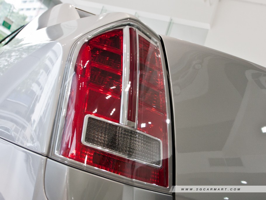 https://i.i-sgcm.com/new_cars/cars/11201/11201_g12