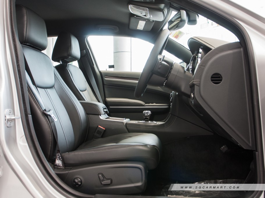 https://i.i-sgcm.com/new_cars/cars/11201/11201_g17